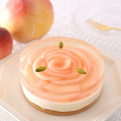 旬を味わう”夏の桃フェスタ”をアンテノールで開催！エレガントな白桃のデザートから、まるごと桃まで多彩にお届けします