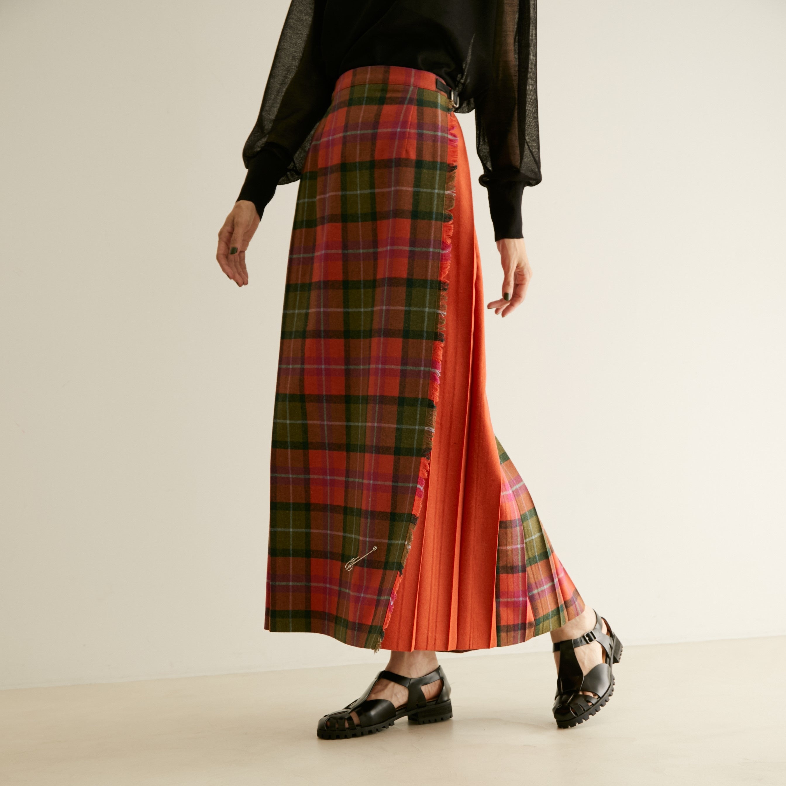 “O‘NEIL OF DUBLIN×SALON adam et ropé” 異なる柄を組み合わせた、2種の別注コンビキルトスカートを発売