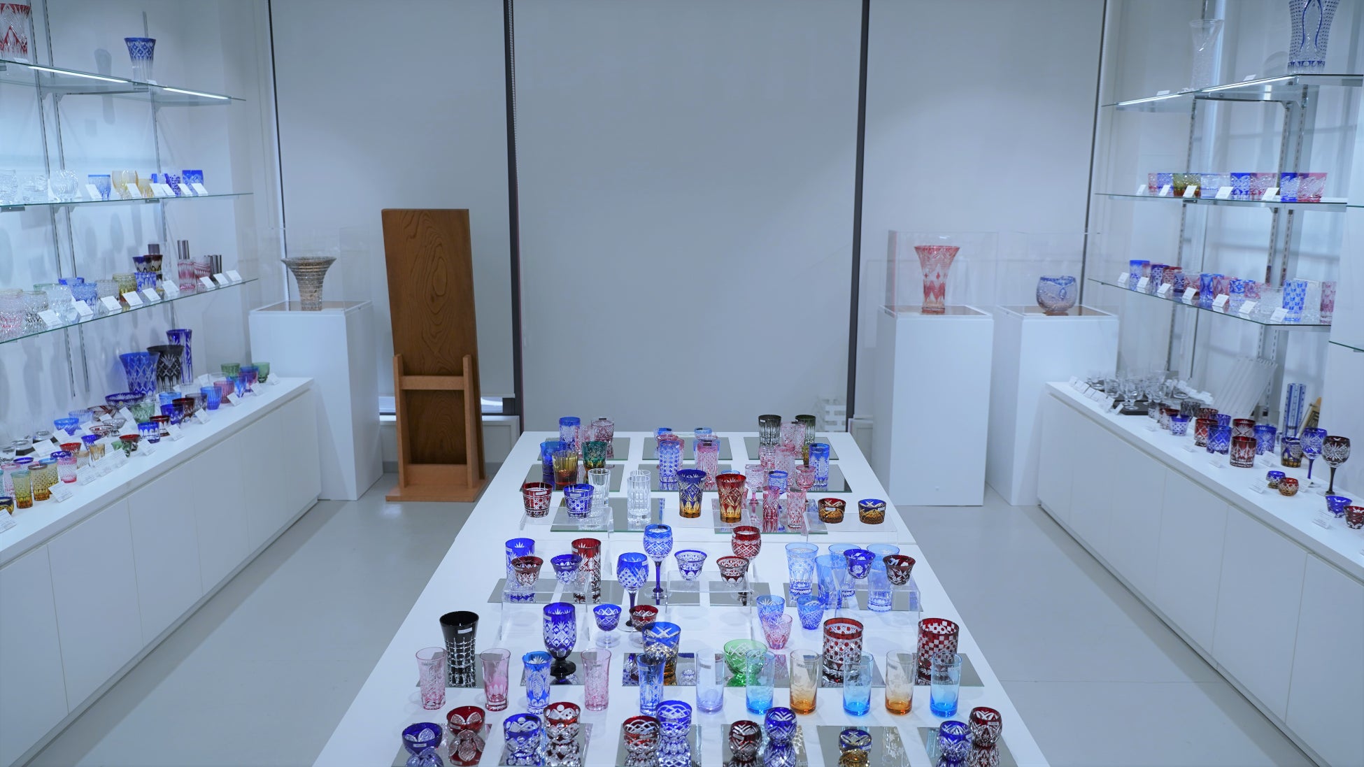 江戸切子ショールーム　新作展受賞作品展示のおしらせ　最高賞受賞を含む4作品を12月まで