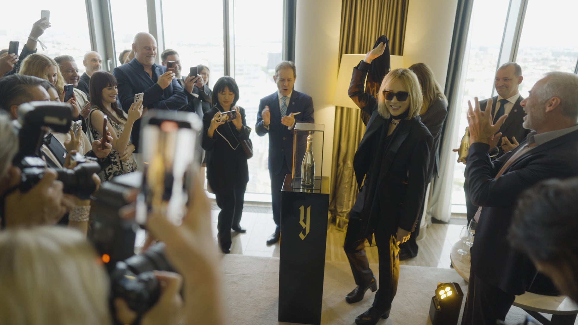 YOSHIKIシャンパン『Y by YOSHIKI×CHAMPAGNE POMMERY Brut』ベルリンで記者会見 ドイツ市場にも進出決定　日本での記録的なデビューに続く