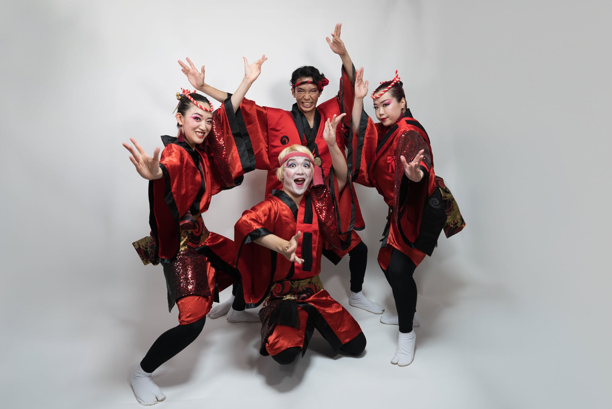 株式会社阿波和が世界21ヶ国で活躍している日本初のプロ阿波踊り集団『寶船（たからぶね）』の衣装を手掛け、ヨーロッパツアーで初お披露目