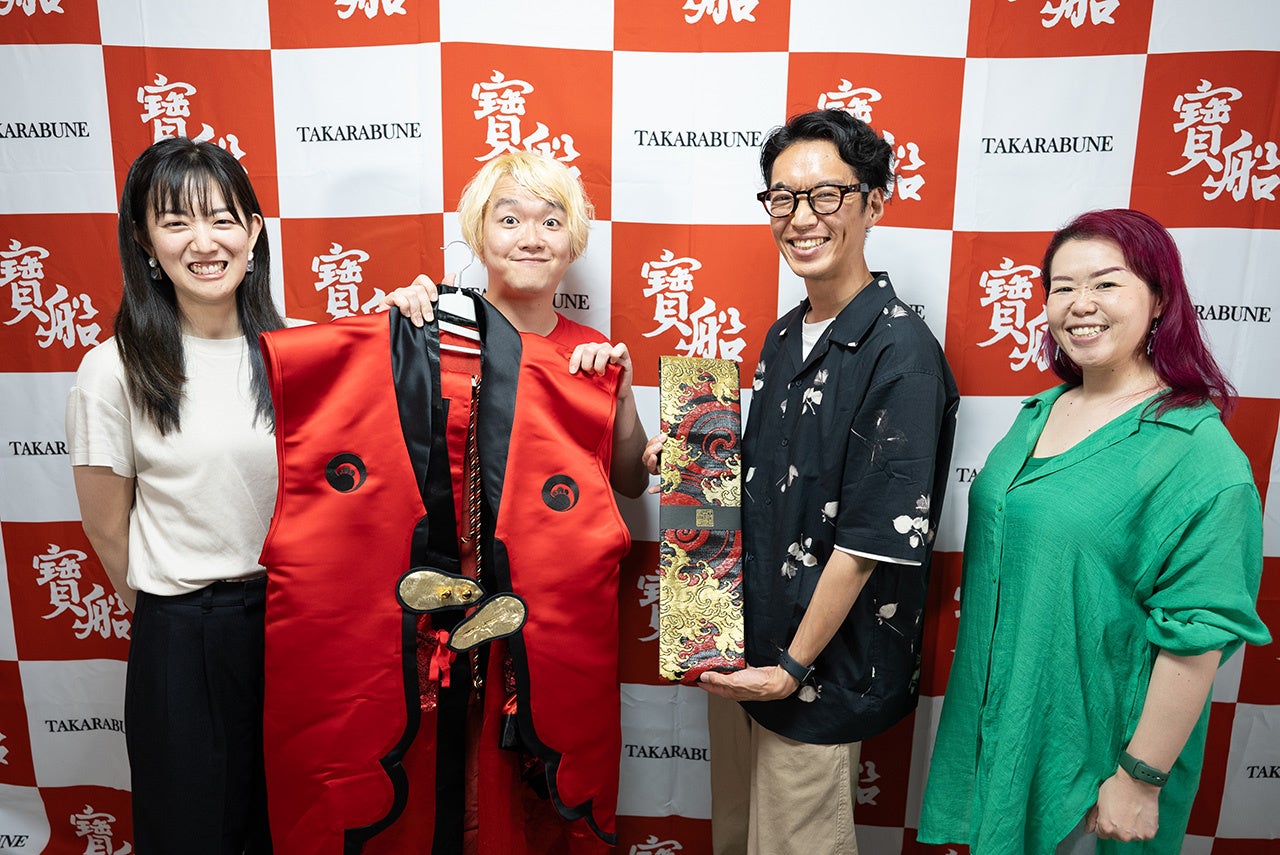 株式会社阿波和が世界21ヶ国で活躍している日本初のプロ阿波踊り集団『寶船（たからぶね）』の衣装を手掛け、ヨーロッパツアーで初お披露目