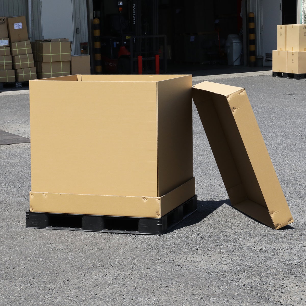 【特大サイズ】1メートル角のダンボール箱が新登場！大型製品の輸送やイベントの小道具としても大活躍