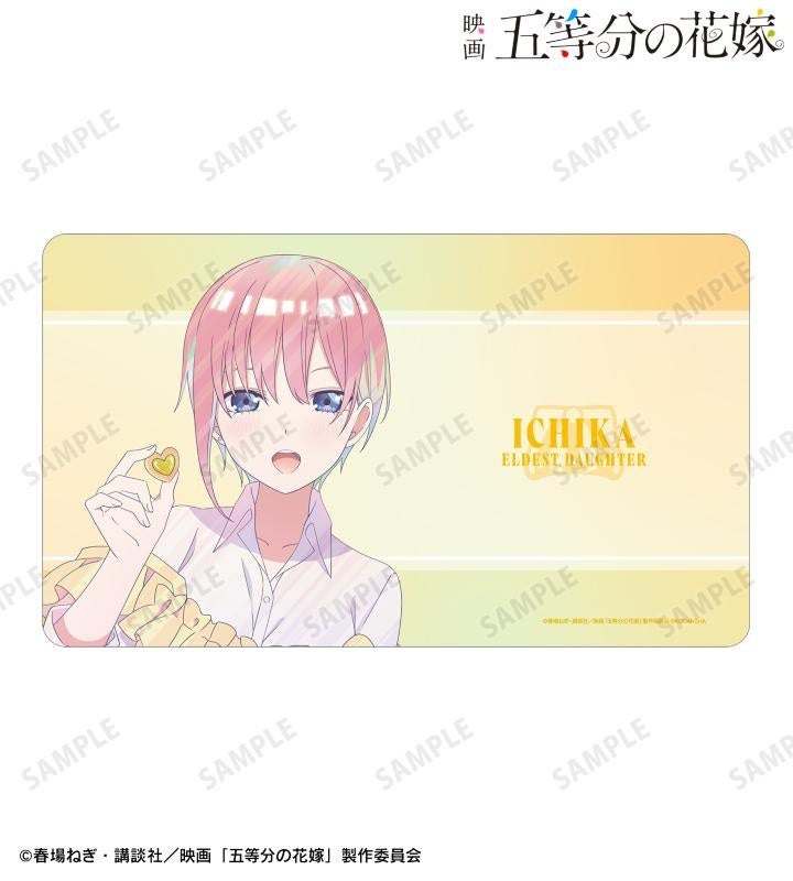 映画「五等分の花嫁」の描き下ろしイラスト 制服エプロンver. Ani-Art clear label 商品各種の受注を開始！！アニメ・漫画のオリジナルグッズを販売する「AMNIBUS」にて