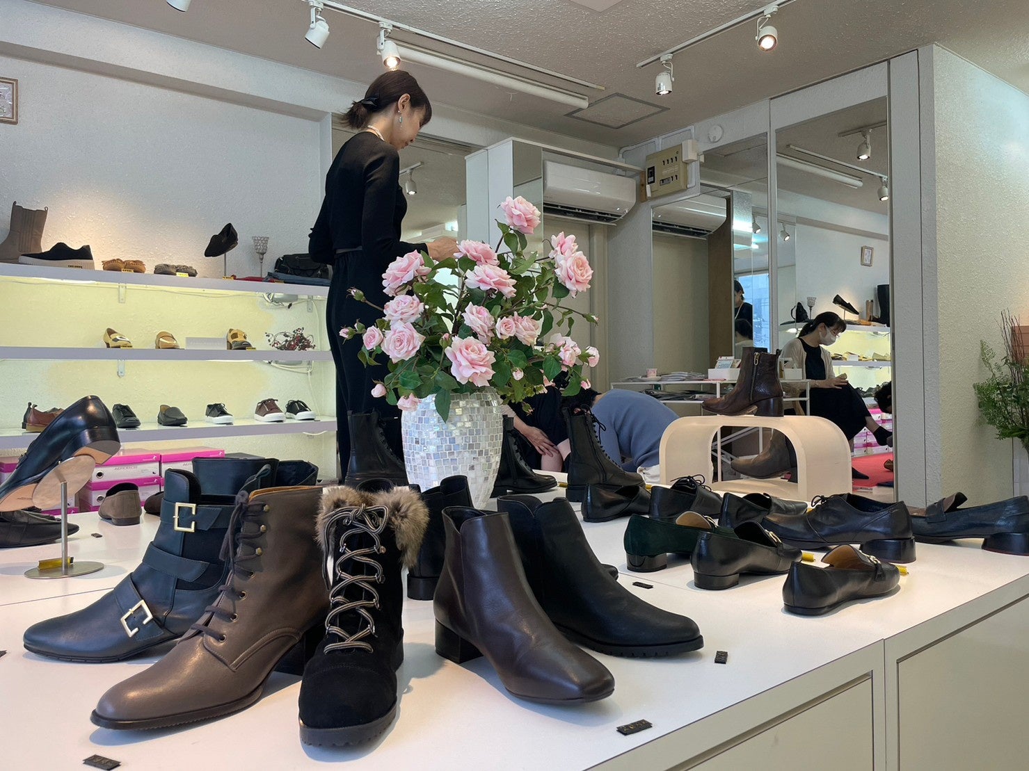 【イベントレポート】北海道札幌市 大きいサイズの婦人靴店「SEVEN AND A HALF」がメンテナンス無料体験会を開催