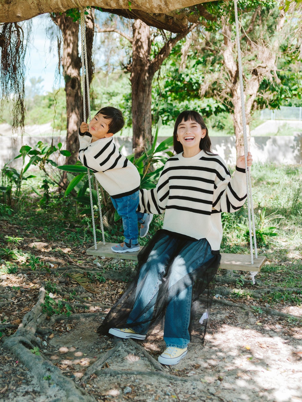 武智志穂 × FREAK'S STOREの2023年秋冬コラボコレクションを発表！ 自然豊かな沖縄にて撮影された双子の息子たちとのルックも公開