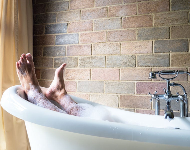 50代男性の毎日入浴の割合は36%。入浴剤使用率も低め。入れない理由はコストがダントツ！入浴剤使用の実態調査報告