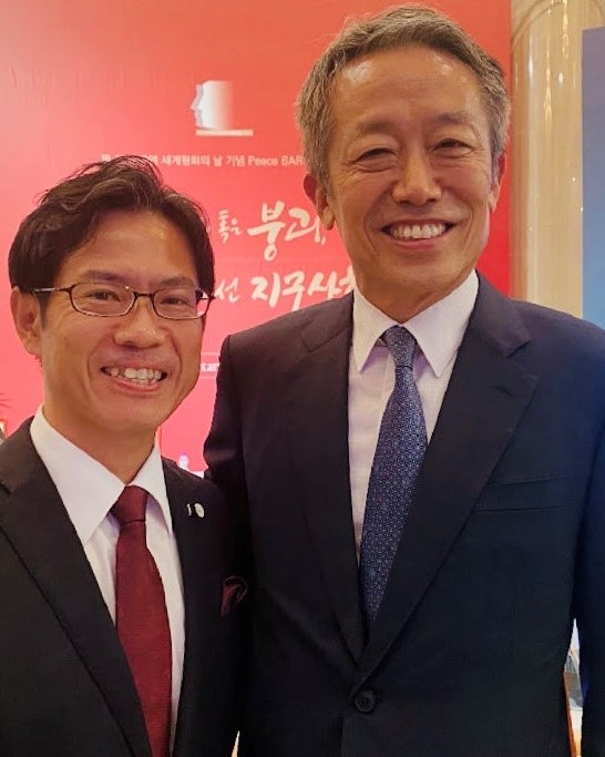 横井副学長とKim Won-Sooキョンヒ大学長（右）