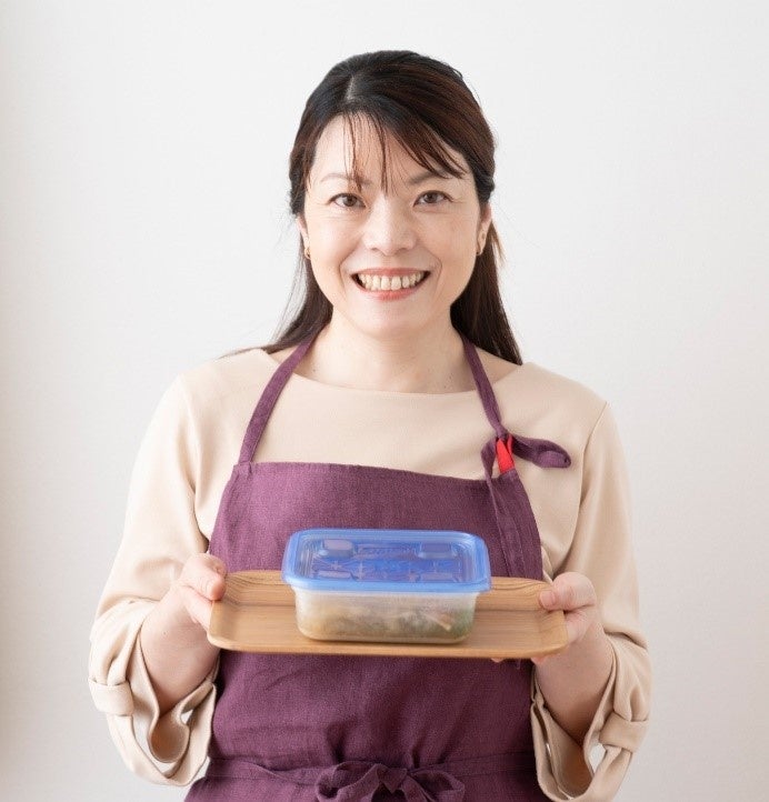 メディアで大人気の時短料理研究家・ろこさんの最新刊『時短料理研究家・ろこさんの冷凍コンテナひとり鍋』11月14日発売！