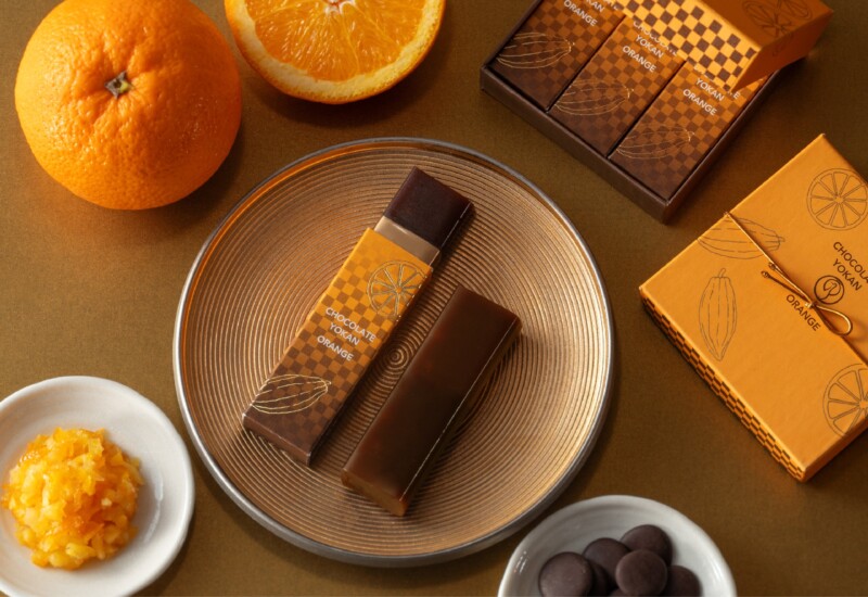 カカオ72%チョコ×国産ネーブルオレンジが和菓子に。「チョコレート羊羹 オレンジ」2024年1月14日（日）新発売。