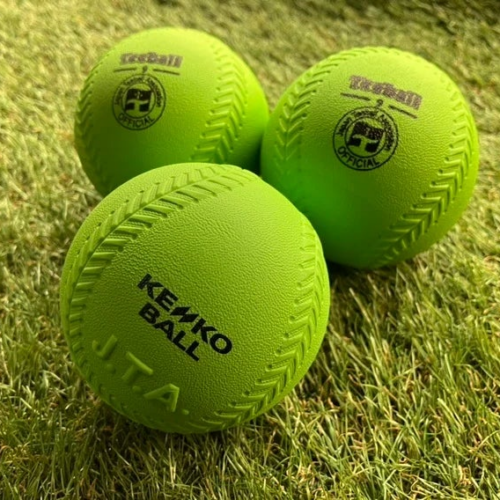 高松市立花園小学校にて野球ボール寄贈式を実施