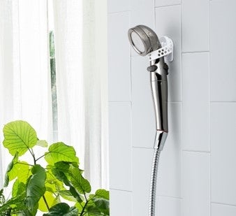 シャワーヘッドのメーカー、アラミックが新開発、シャワー中の不便を解消する「ぴたっとシャワーフック」が登...