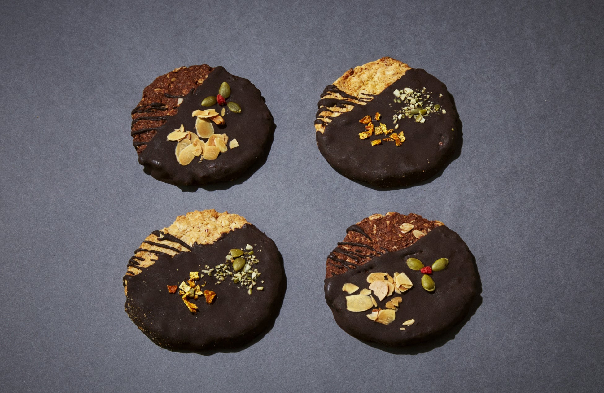 チョコレートクッキー(ダブルアーモンドチョコ・オレンジチョコ、各1個、日本製) 各430円