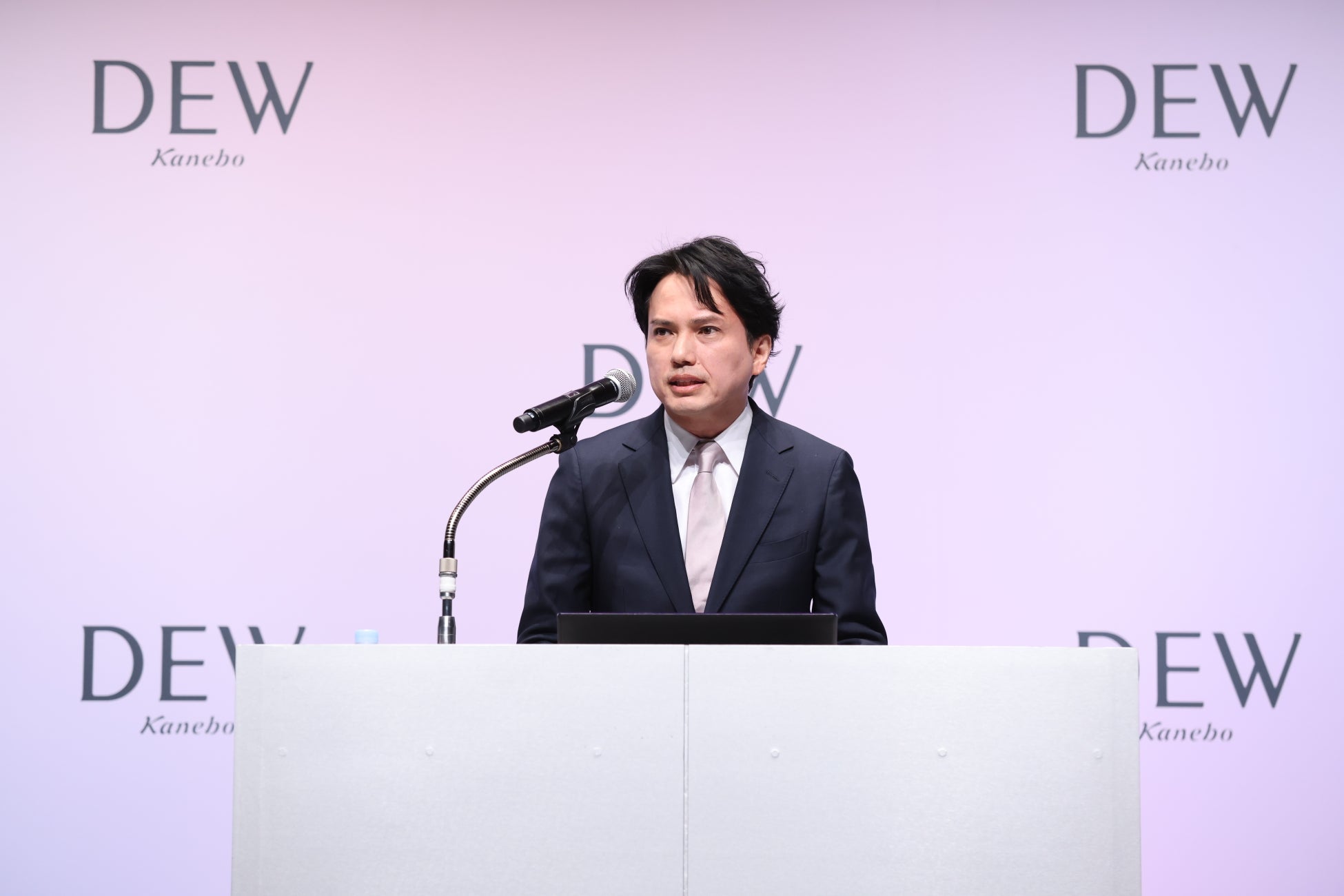 「DEW」新CM発表会開催！初の化粧品ミューズ就任の田中みな実さんが登壇