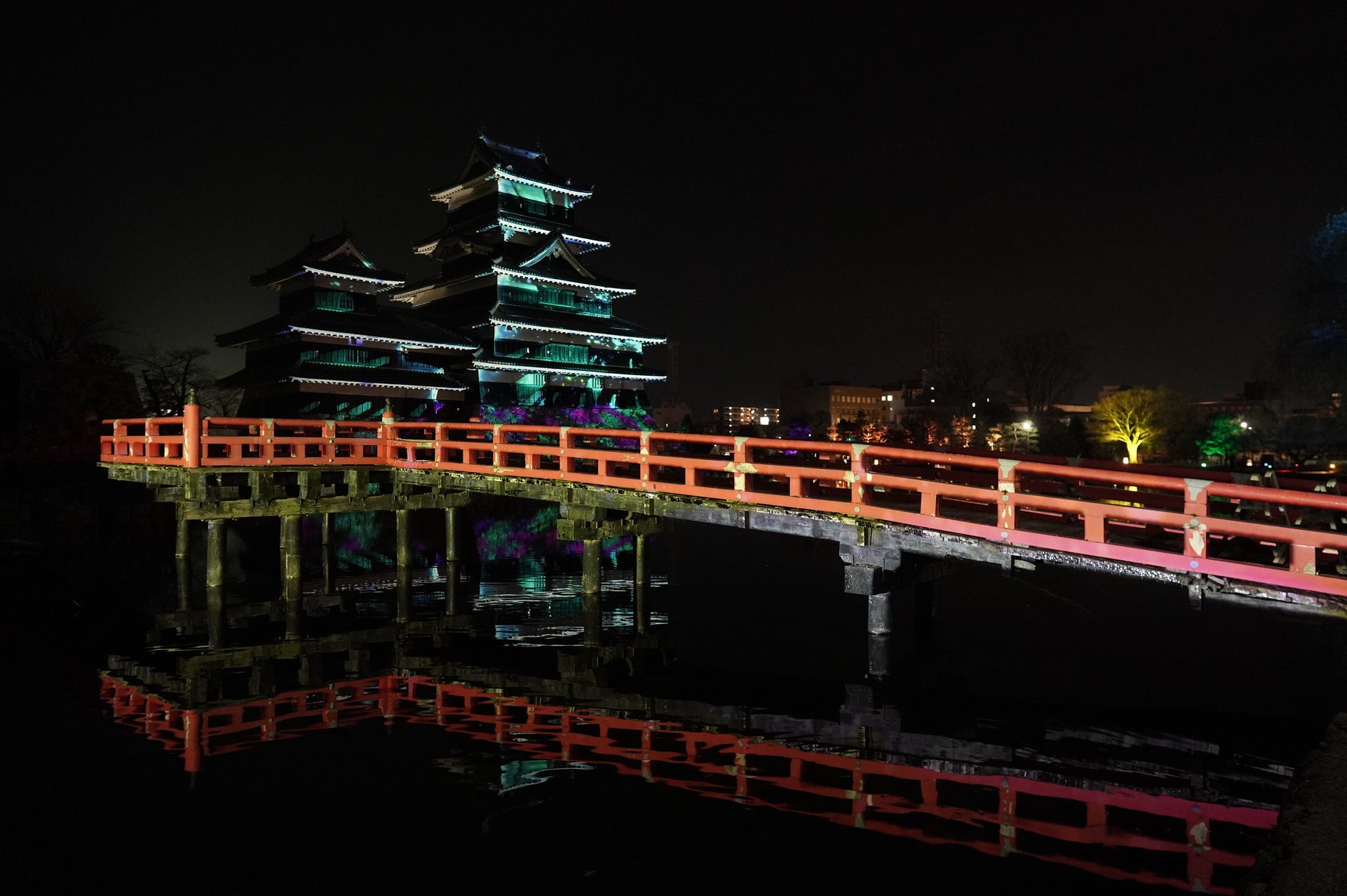 一旗プロデュース「国宝 松本城天守 プロジェクションマッピング 2023-2024」の第1期公式記録映像を公開。現...