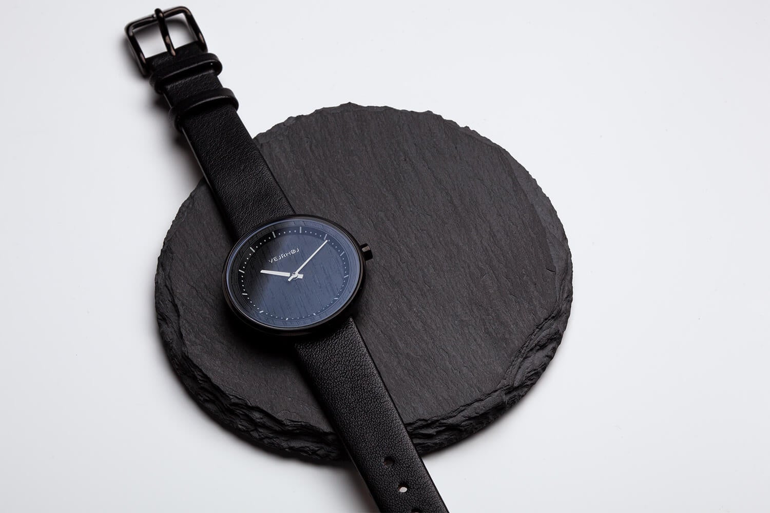 【新作】VEJRHØJからブラック＆エメラルドのレディース腕時計2種が発売！