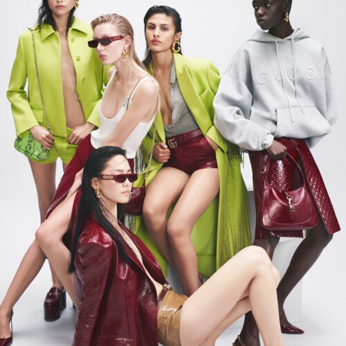 サバト・デ・サルノのデビューコレクションである2024年 春夏 ウィメンズ コレクション”Gucci Ancora”の広告...
