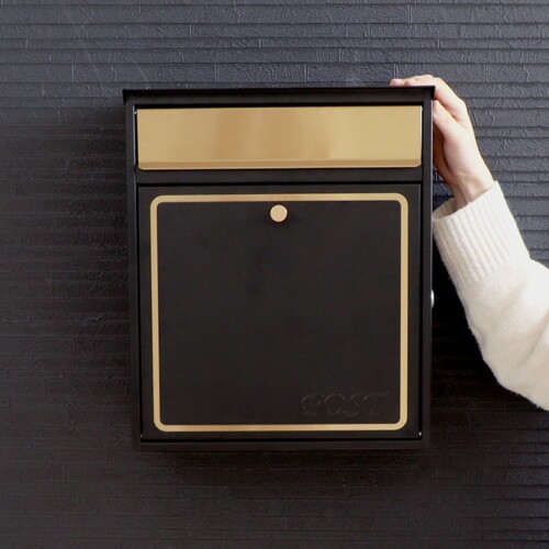 「ヤマソロ」ゴールドの輝きを放つ壁掛けポスト aureole（オレオル）を発売