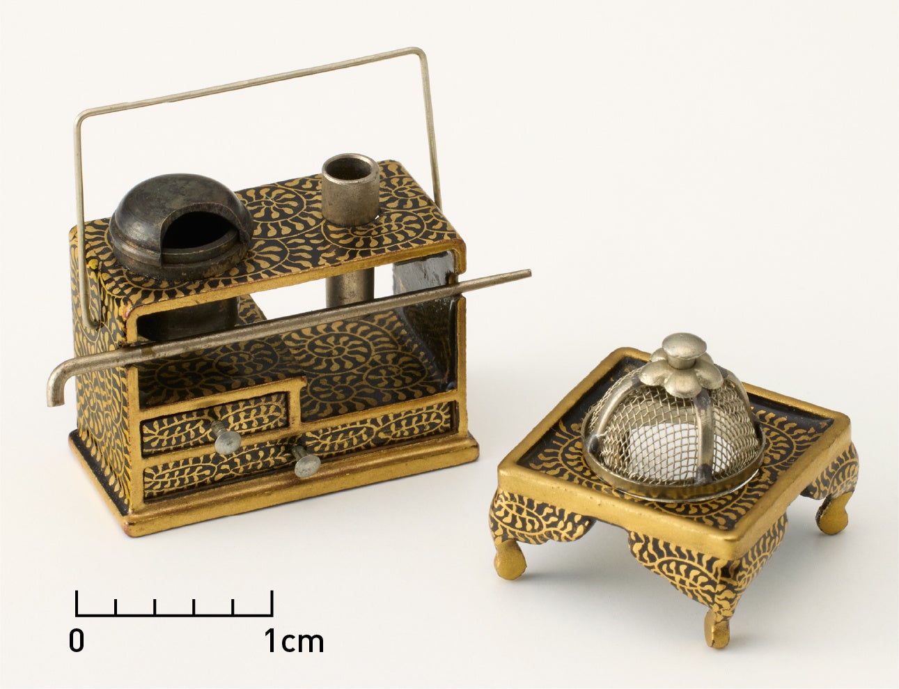極小雛道具〈提煙草盆・火屋付き台火鉢〉大正時代～昭和時代前期