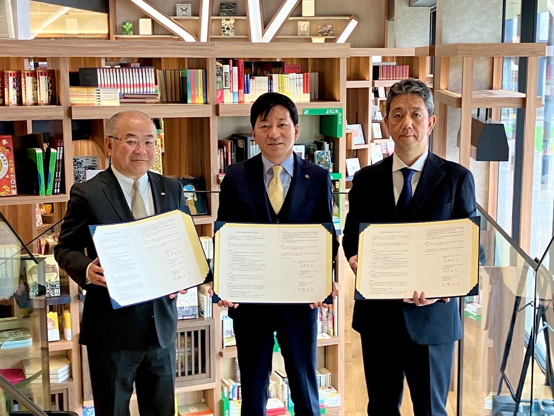 大日本印刷と丸善雄松堂が福井県敦賀市と多面的なまちづくりの連携協定を締結