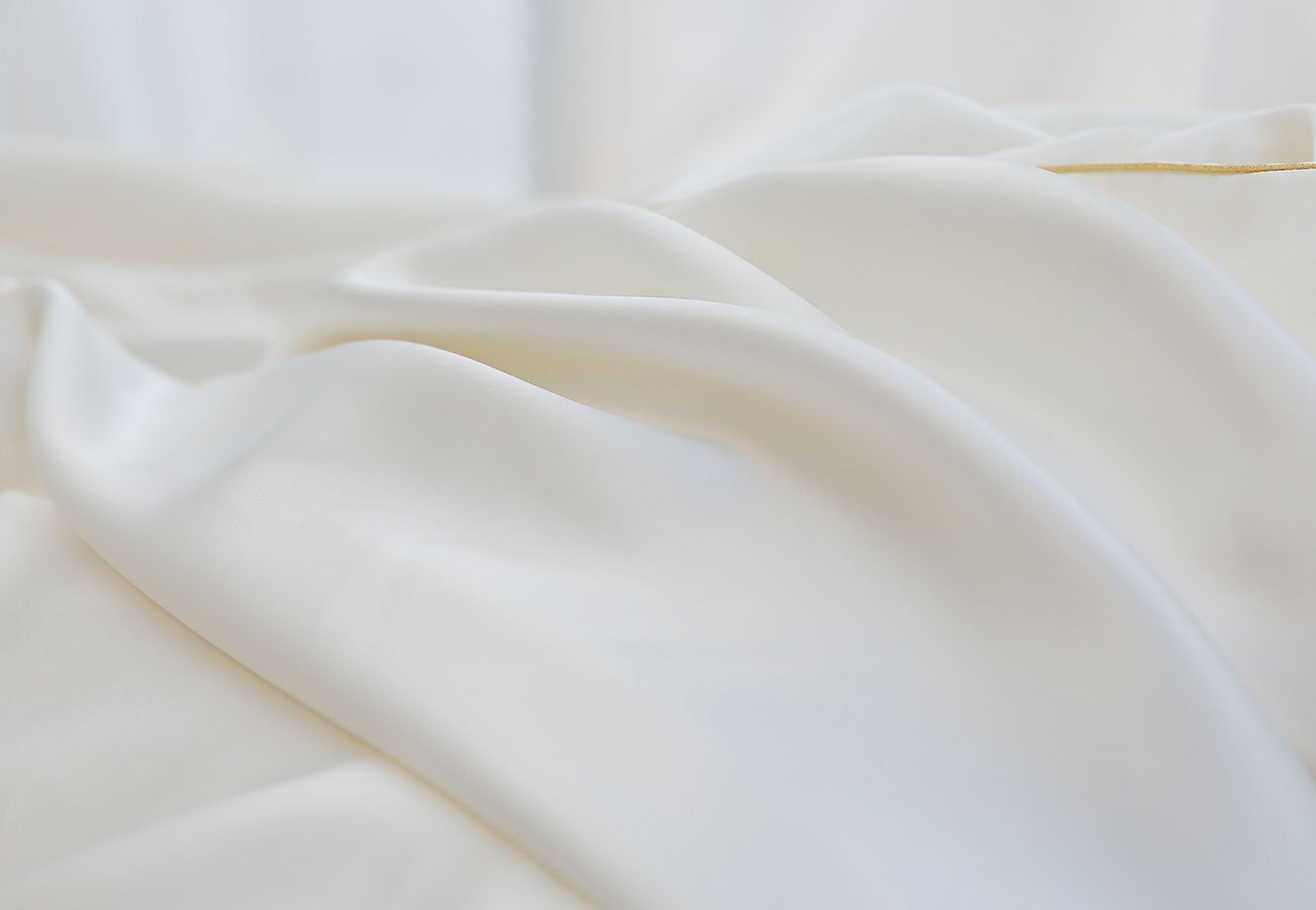 11万円の枕の寝心地は？羽毛布団1枚分のダウンを使った、シルクのカバー付きの贅沢な枕「極上まくら」3月18日...