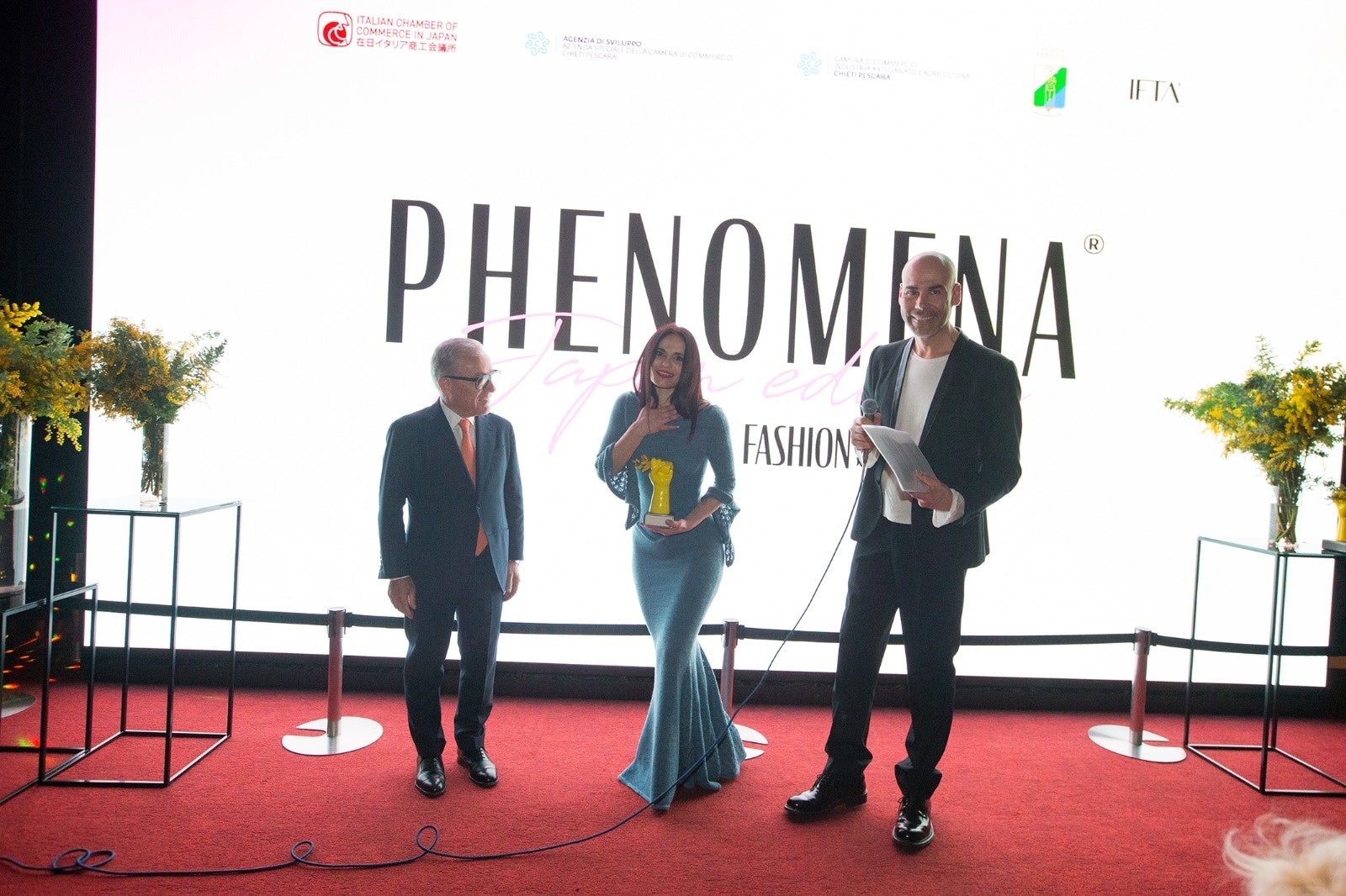 イタリアと日本の美しい輝く女性起業家たちへ「PHENOMENA賞」　　　　　　　　　　　　　　　　Award Ceremon...