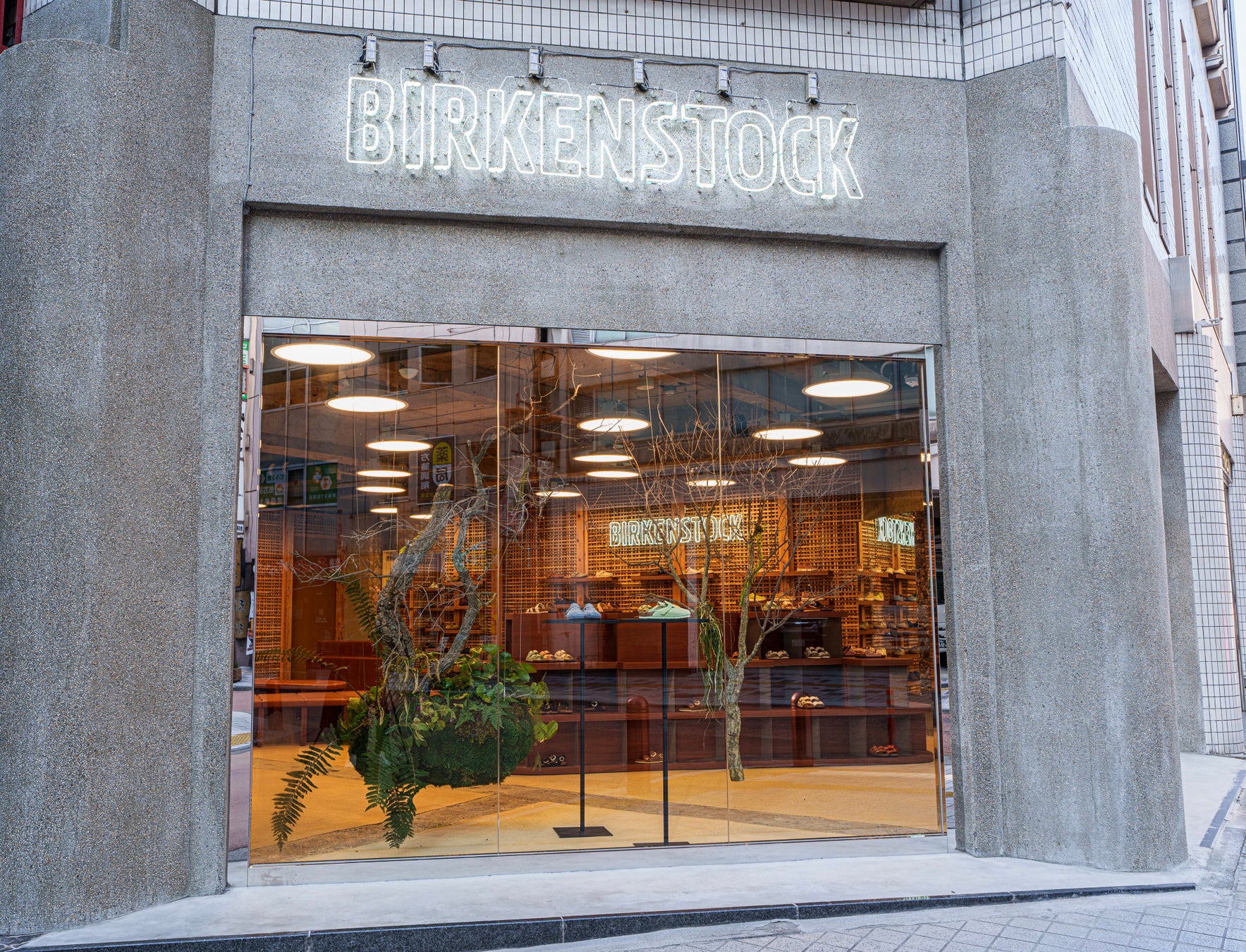 BIRKENSTOCK二店舗目となるコンセプトストアが新宿にオープン