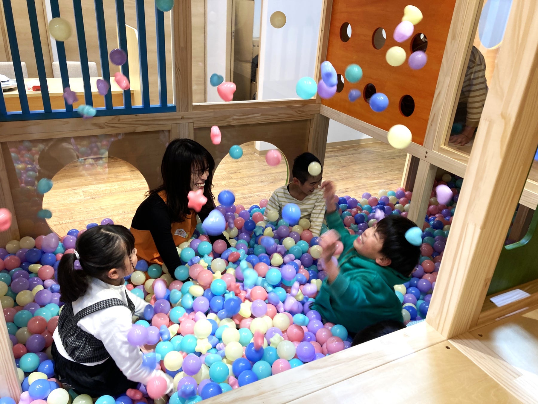 子どもの遊び時間を有効活用投資や住宅ローンについて無料で学べる子育て応援施設