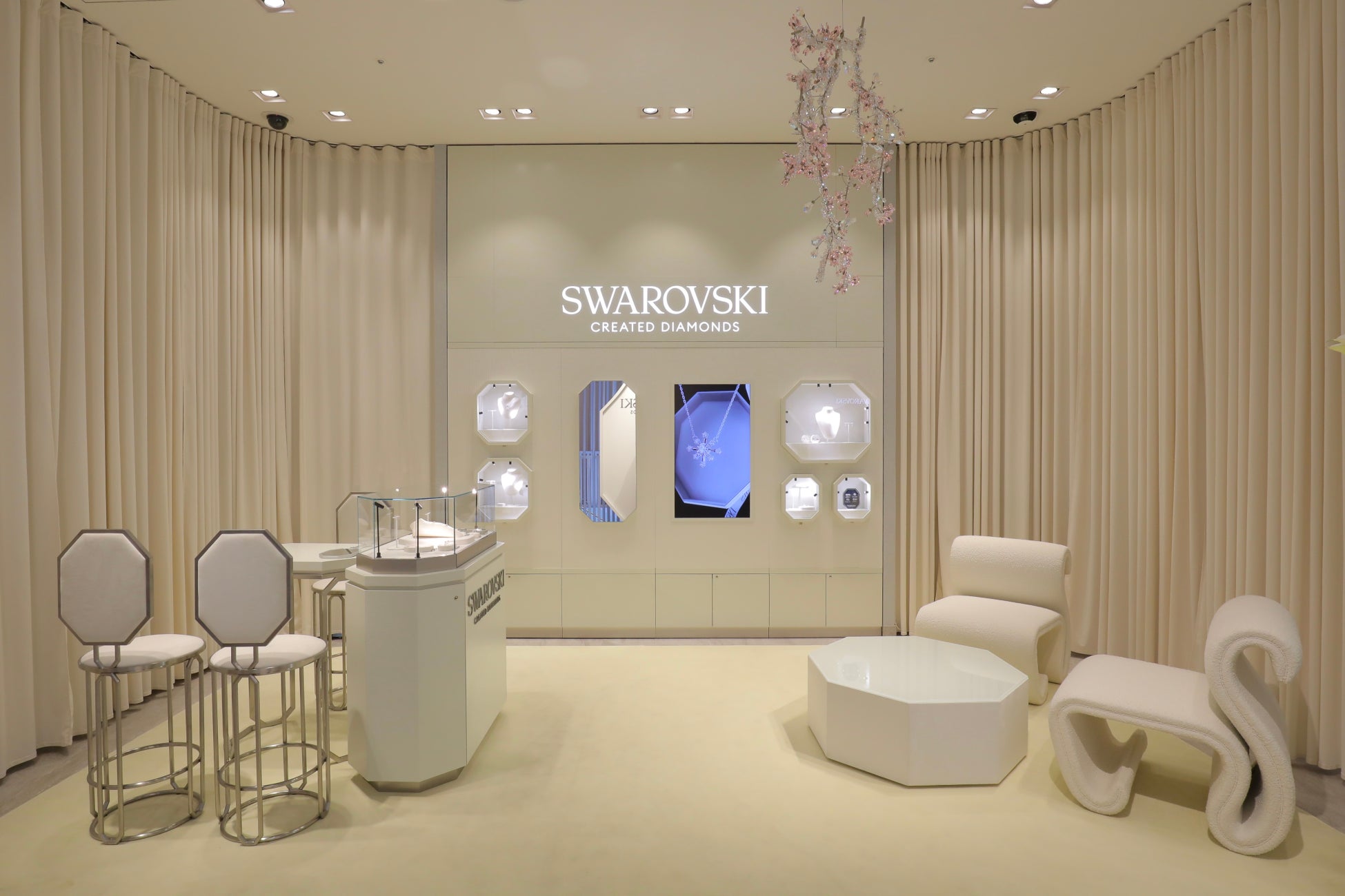 Swarovski Created Diamondsコレクションローンチイベントに滝沢眞規子さん、桜田通さんなどセレブリティが来場