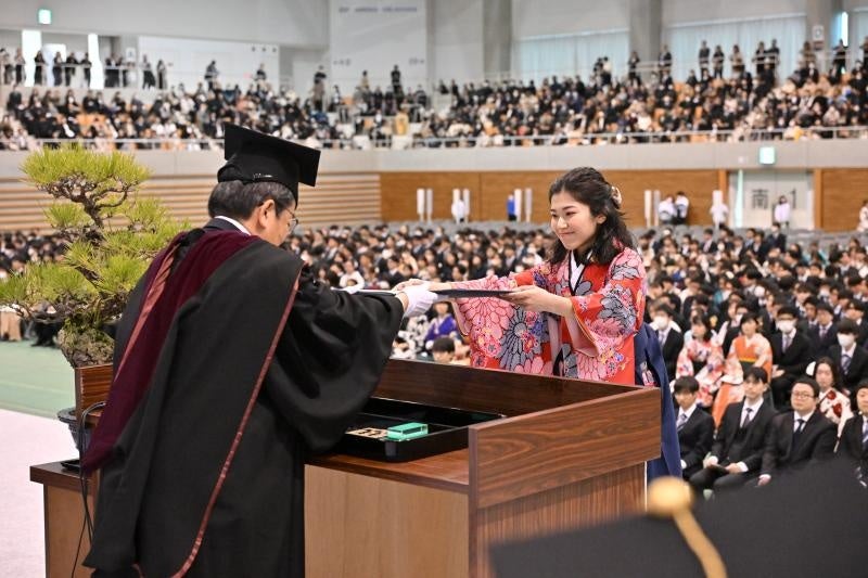 【岡山大学】令和5年度岡山大学学位記等授与式を挙行しました