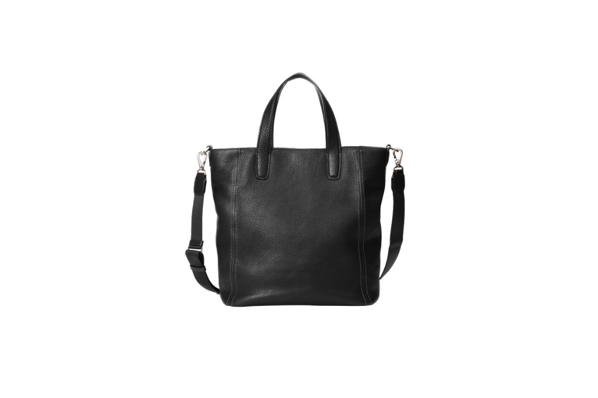 土屋鞄、オリジナル素材のオイルヌメ革を採用した新作バッグを発売