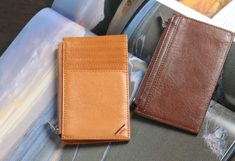 「薄くスタイリッシュに、コンパクトでありながら使いやすく」。現代のライフスタイルに対応し、既存の財布の...
