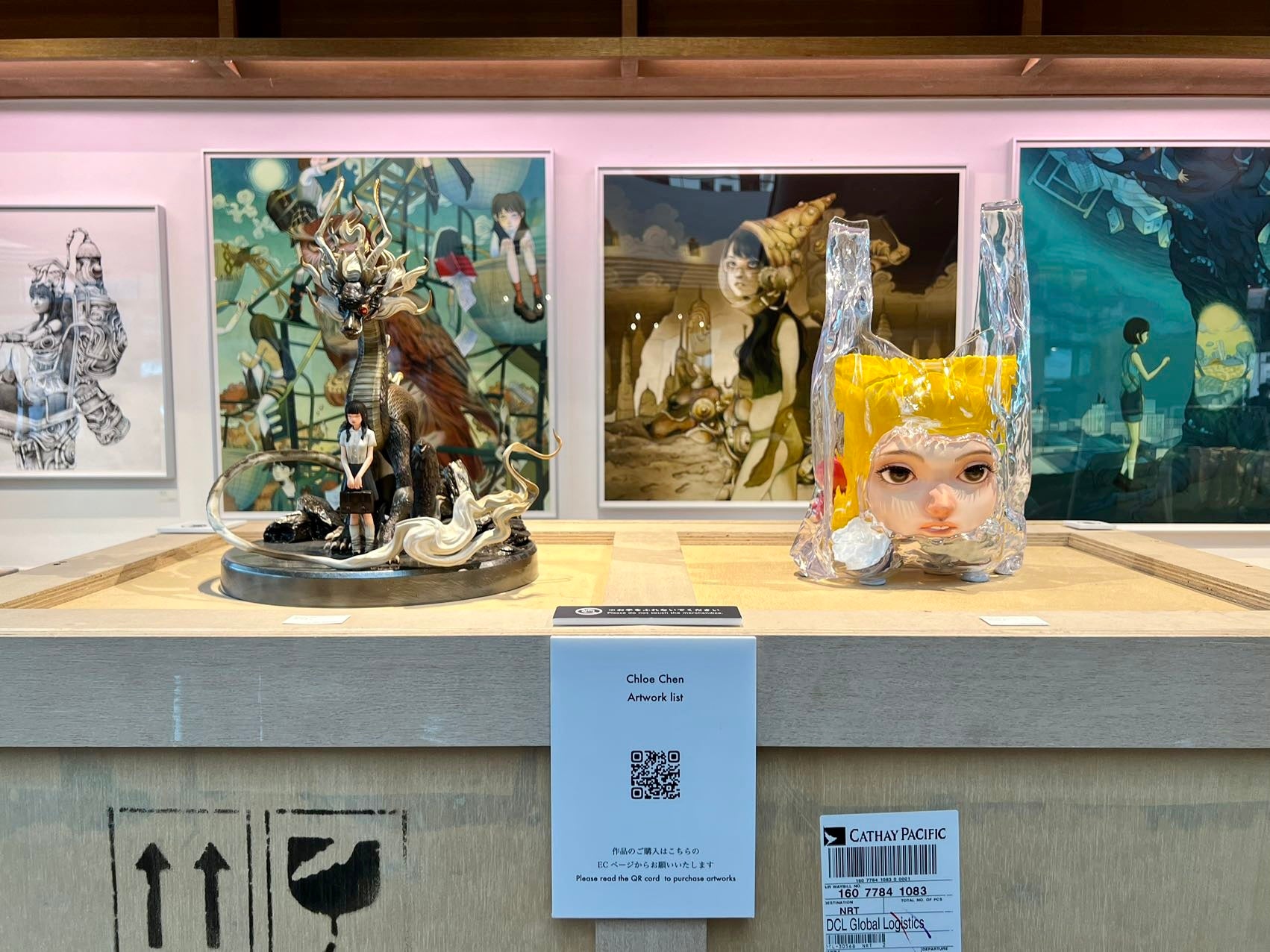 クロエ・チェンの東京・代官山での個展が開幕し、新作のアートが蔦屋書店を彩った
