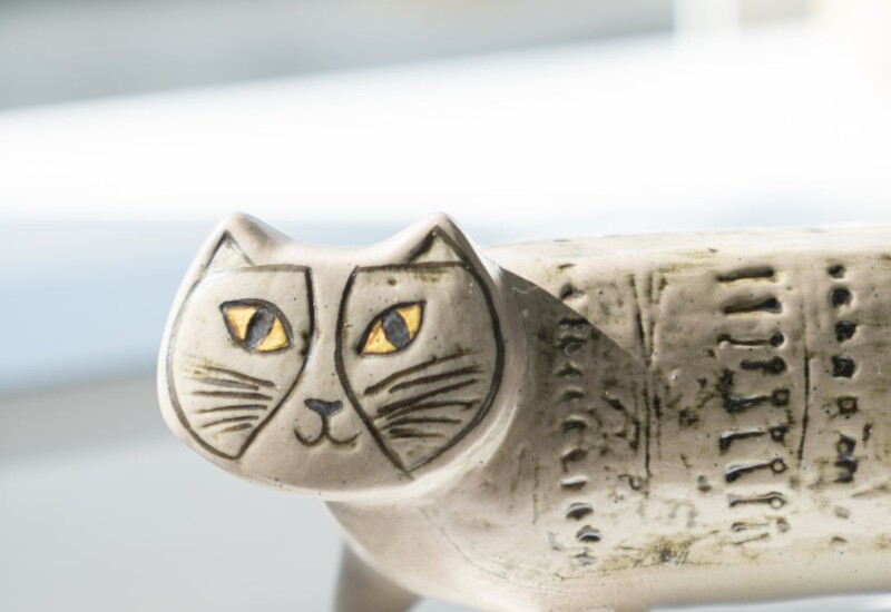 【新商品】リサ・ラーソンの猫の陶器に「みまもるグレー」が新登場！