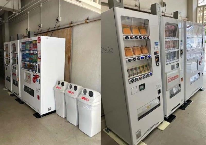 中学校2号館に設置した自動販売機