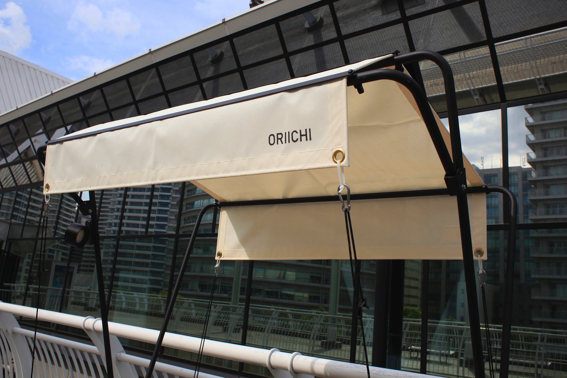折畳式マルシェ用什器「ORIICHI」をパシフィコ横浜が正式採用