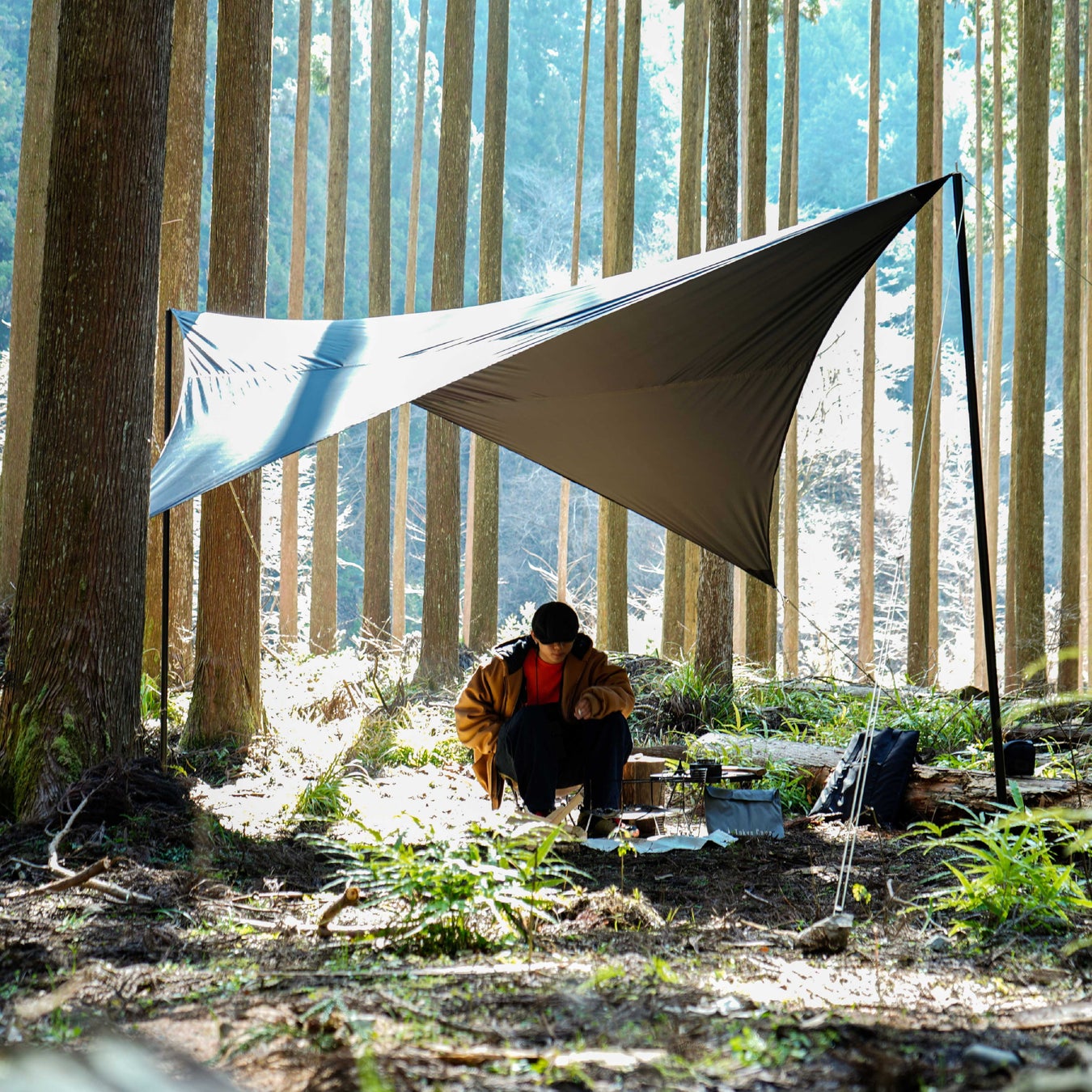 焚火と相性抜群のウイングタープ「TokyoCampブラックフェニックスタープ」の抽選販売が開始！