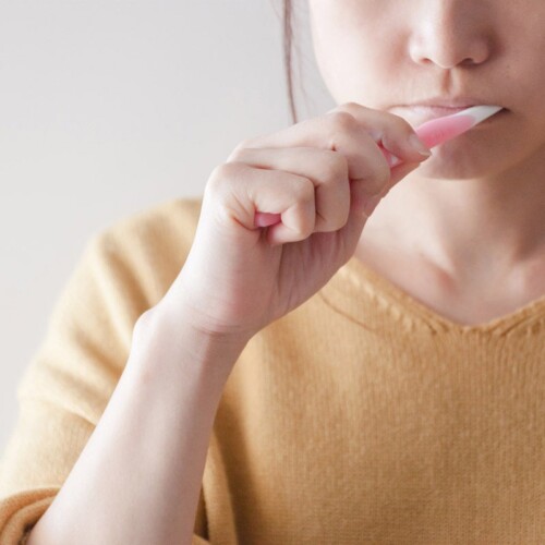 【むし歯予防】歯磨きは”いつ”してる？オーラルケア用品の利用で「歯磨き粉」の次に多かった物とその理由は？