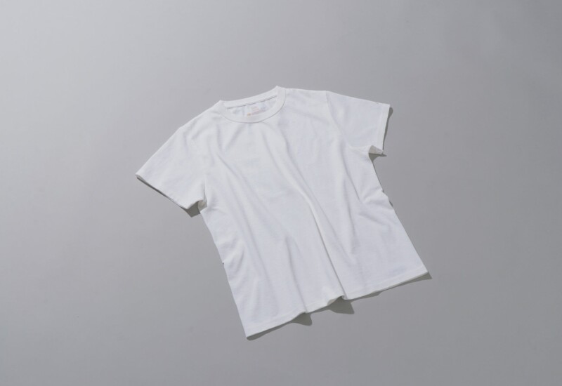 想像を超えた着ごこち。幾度も試作を重ねてつくり上げたブランドのマスターピースとも言えるTシャツが登場。
