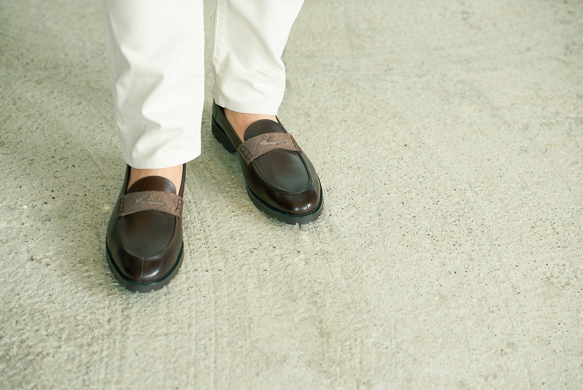 クールな「カラー畳」と共に過ごす高温多湿な日本の夏　一度履いたら忘れられない、”粋”を感じる「畳ローファ...