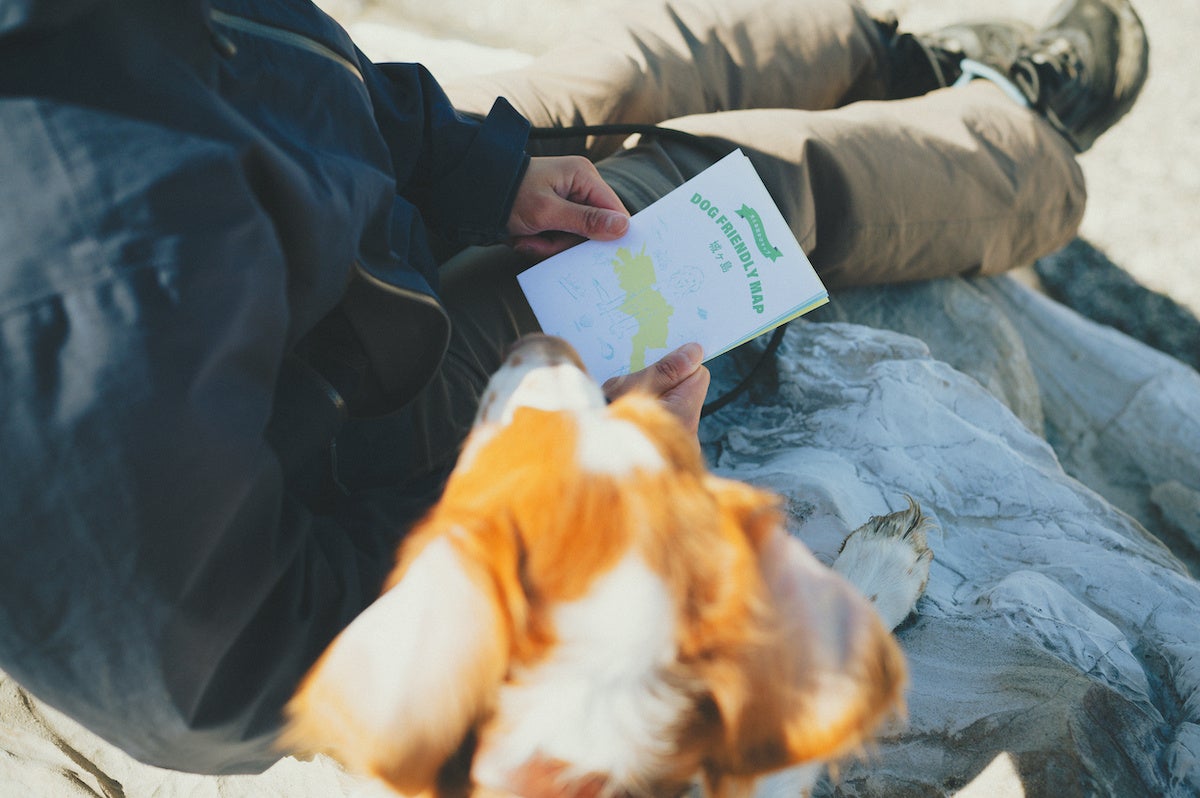 【三浦半島・城ヶ島で犬連れ観光！】ドッグフレンドリーマップを公開、犬のおやつ販売も／三崎恵水産