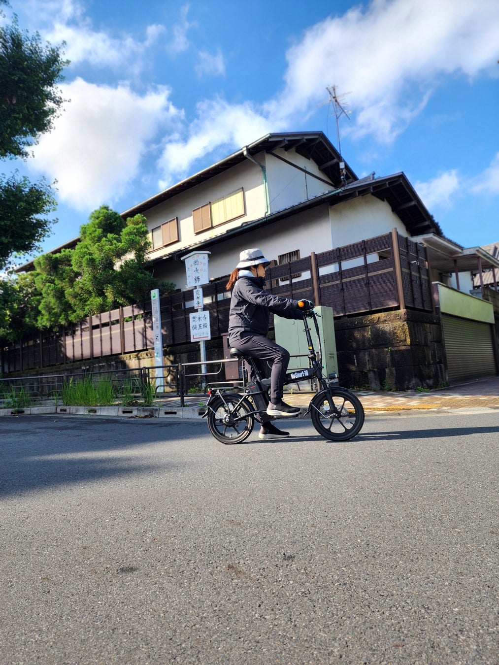 雑誌DIMEで乗ってみたい！特定小型原付に選出された大人気の免許不要で乗れる電動バイク！