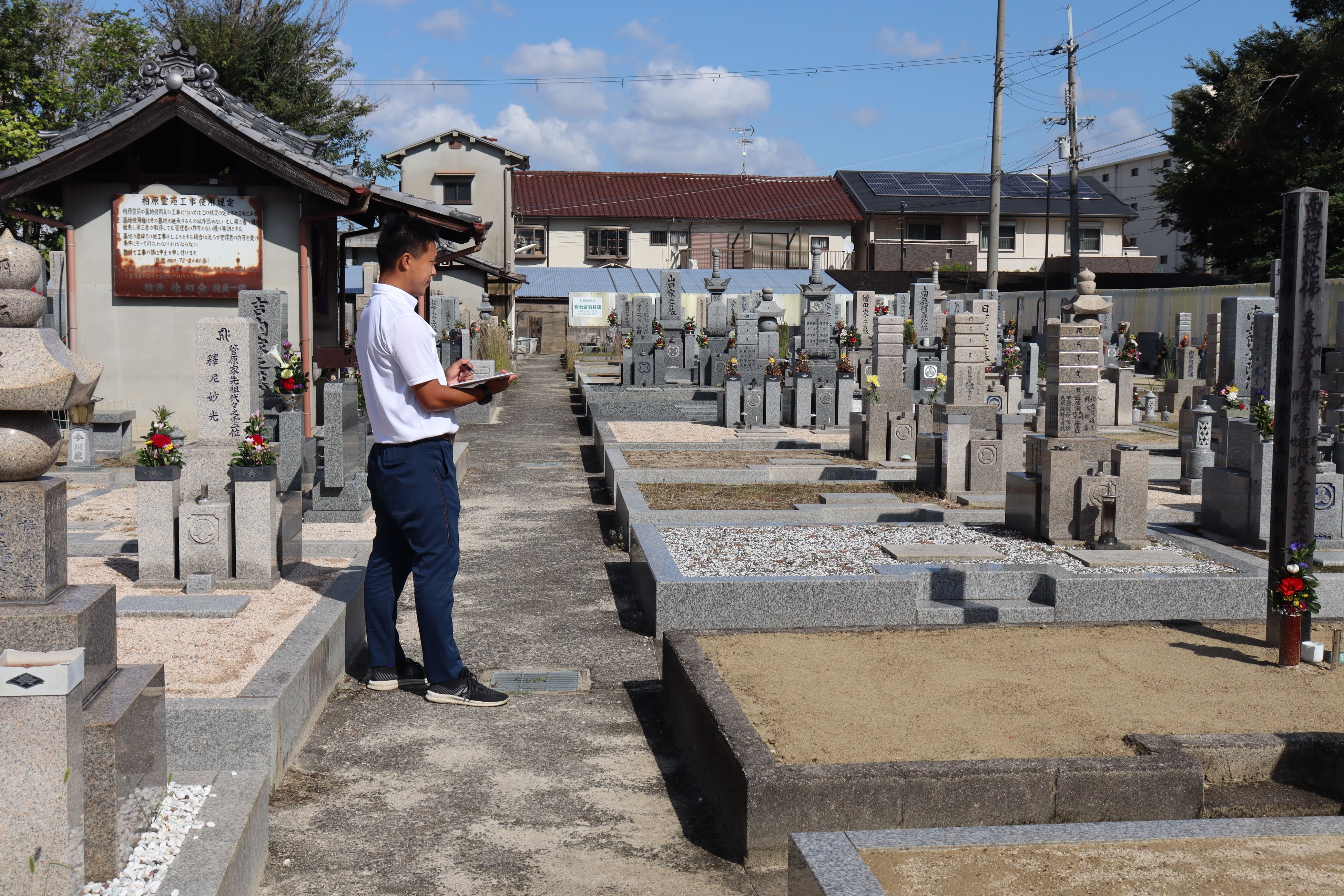 無縁墓をはじめとする墓地問題に一石を投じる。地域共生を目指して創業110年の老舗墓石店が共同墓地の「墓地...