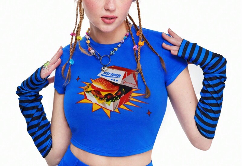 SHEIN Neu ユニークで面白いドーパミン女性ハンバーガープリント＆スリーブTシャツ