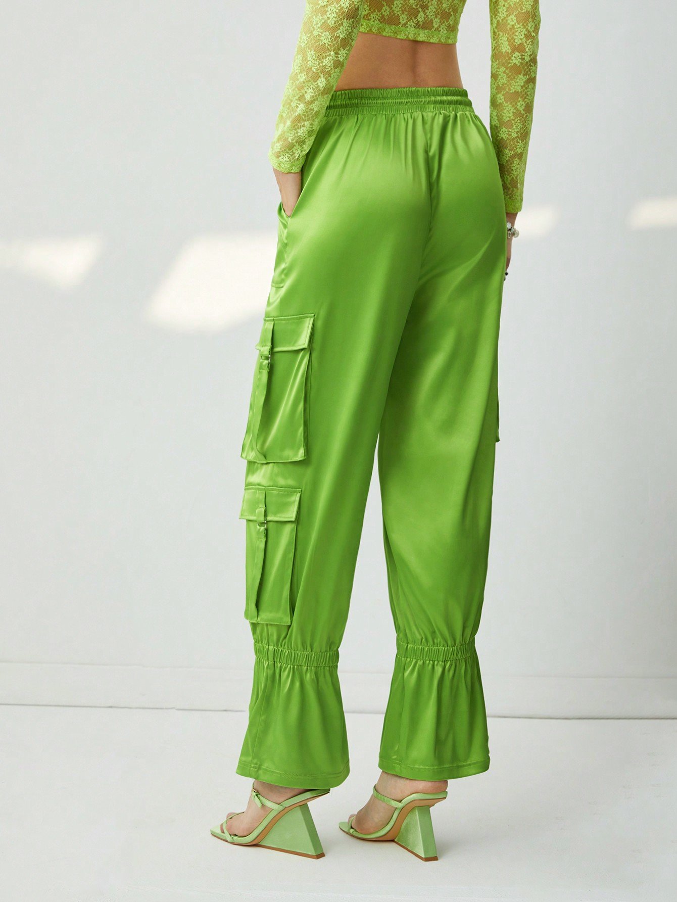 女性用 ソリッドカラー トレンドのドローストリングウエストパンツ、フラップポケット付き