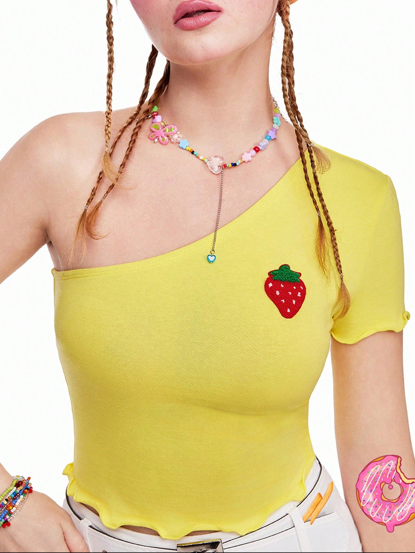 クワーキー＆楽しいドーパミン女性用カジュアルストロベリー刺繍ワンショルダーTシャツ