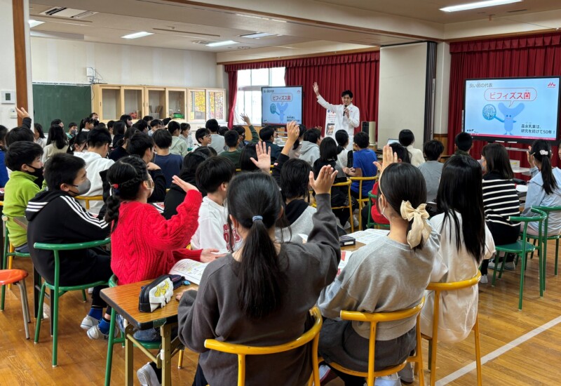 森永乳業が神戸市学校給食会と協働し「腸からつくるウェルビーイング出前授業」を7月より順次開催