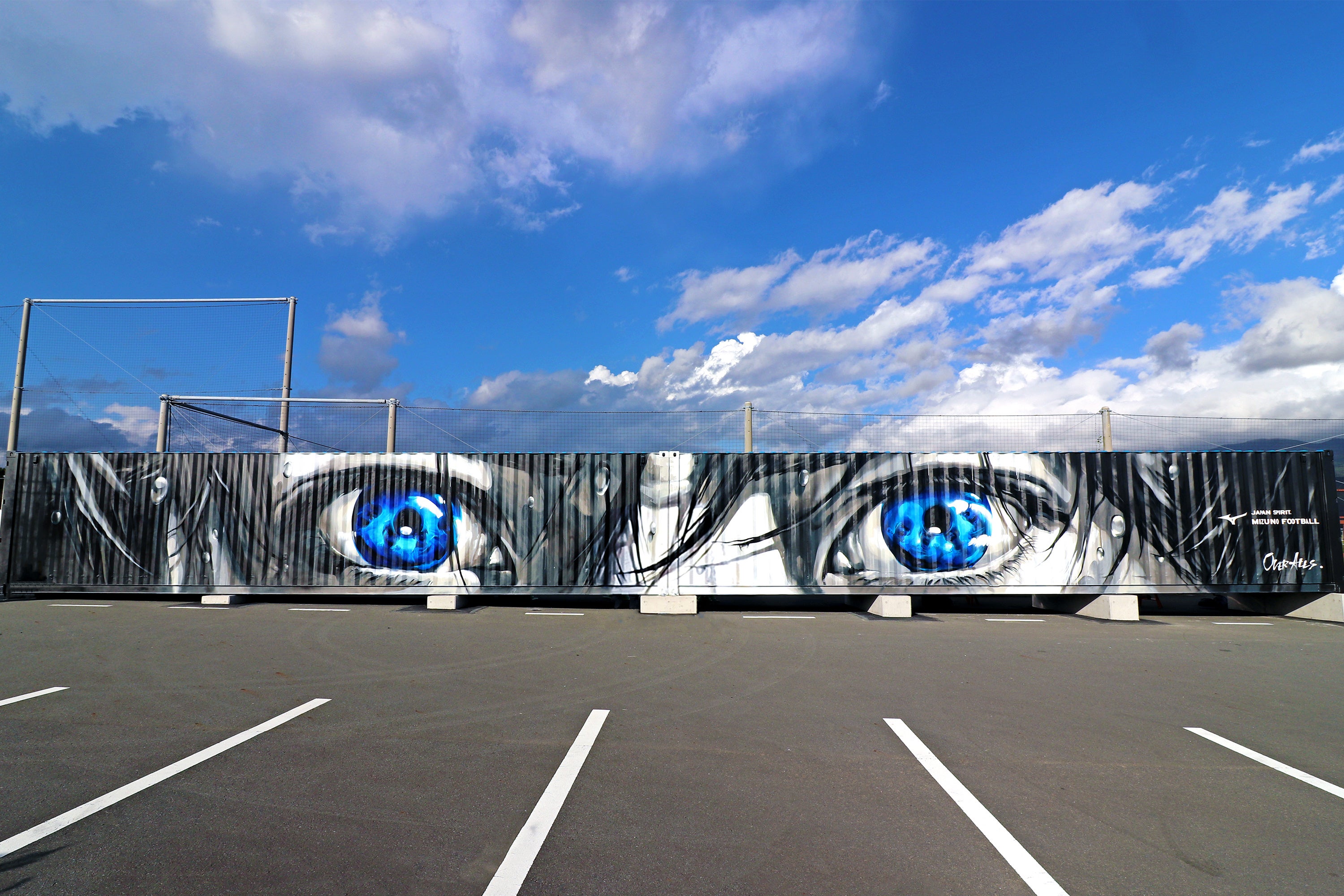 鹿島アントラーズ本拠地のカシマスタジアムにジーコを描いた壁画を制作