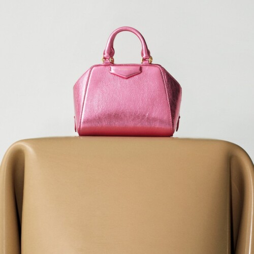ジバンシィの新作バッグ『アンティゴナ キューブ』が発売
