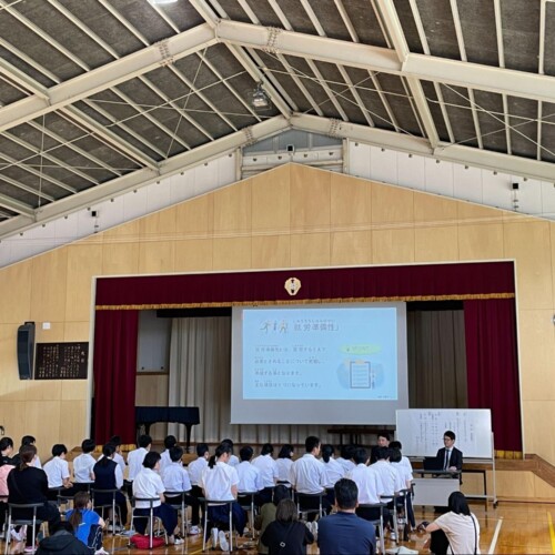 アイエスエフネットジョイの社員が佐賀大学教育学部附属特別支援学校の進路講話に登壇しました